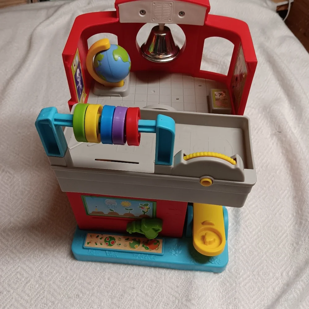 Fisher Price School - Picture 4 of 11